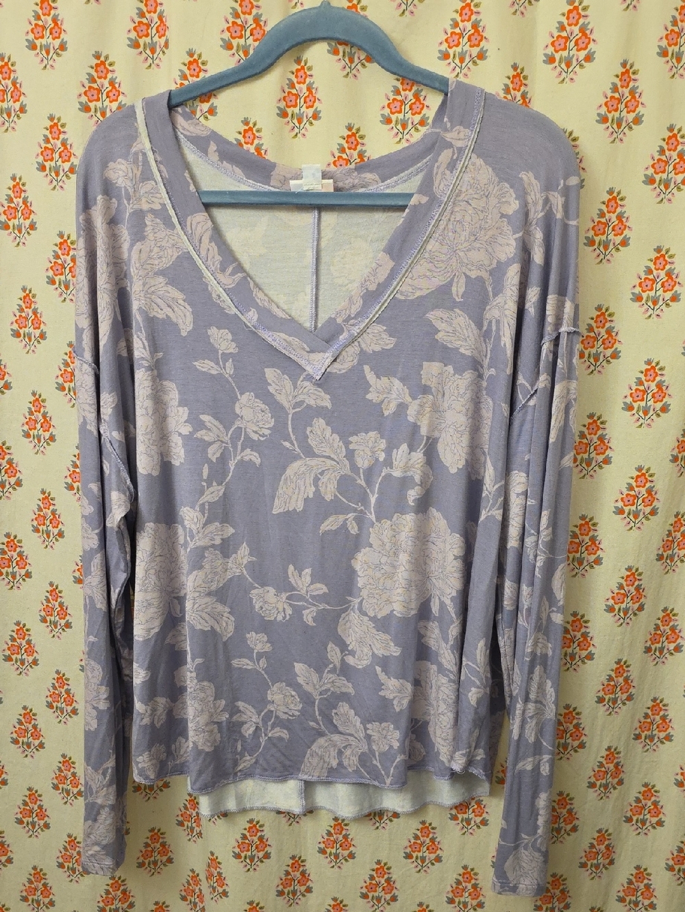 LuLaRoe Vicki Lavender Floral V-Neck Long Sleeve Top